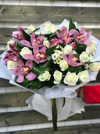 Букет цветов из: Розы и Хризантемы в Николаевке Республики Мордовия