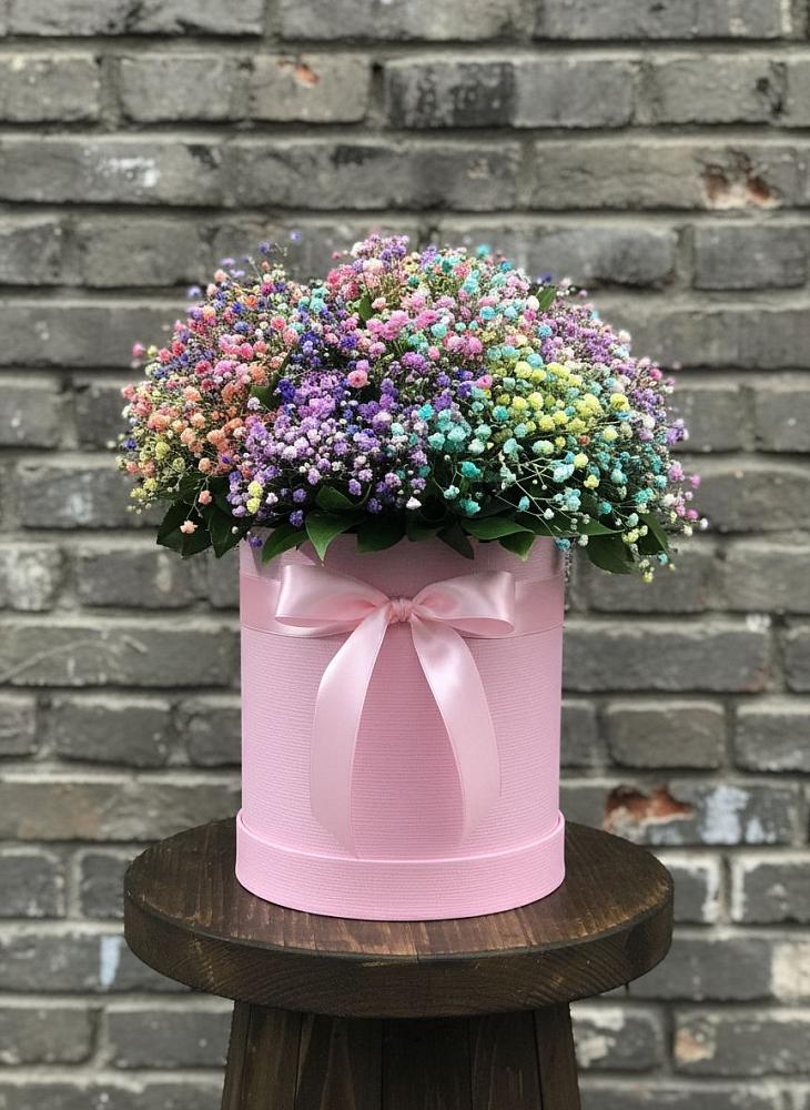 Цветочная композиция из Гипсофила и Розы в шляпной коробке в Николаевке Республики Мордовия