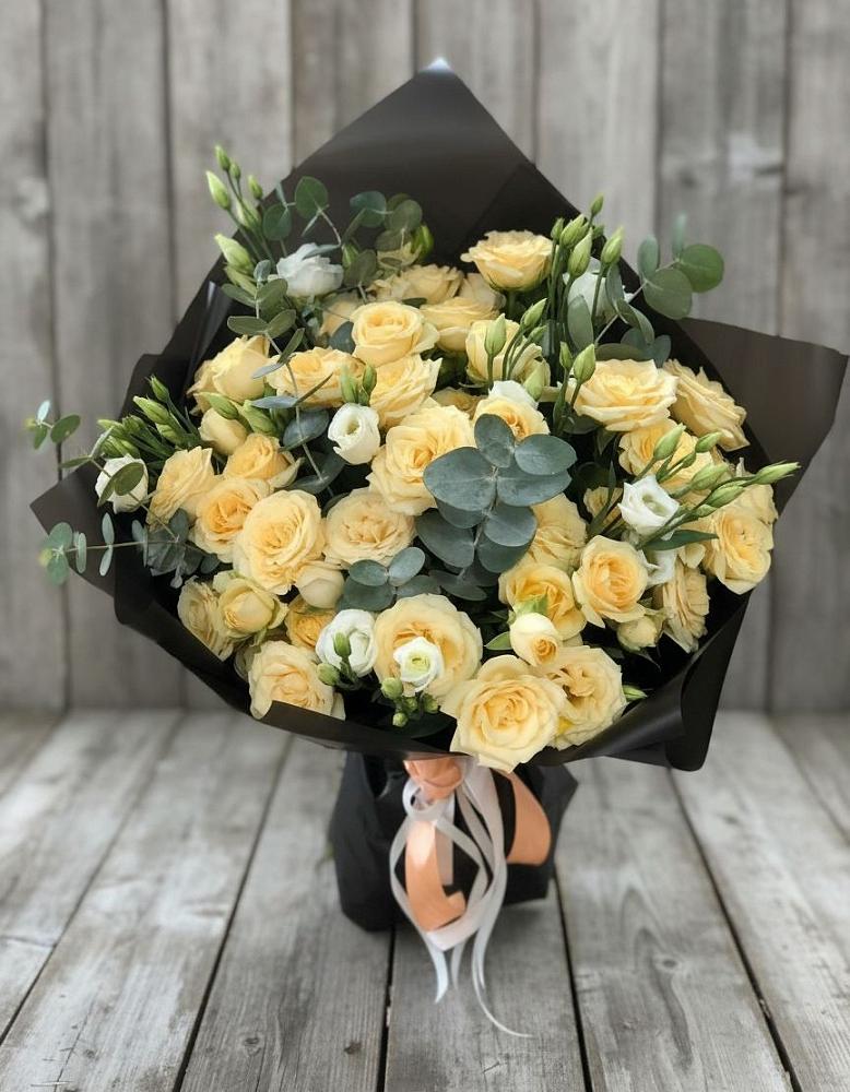 Букет цветов из: Розы и Лизиантусы в Николаевке Республики Мордовия