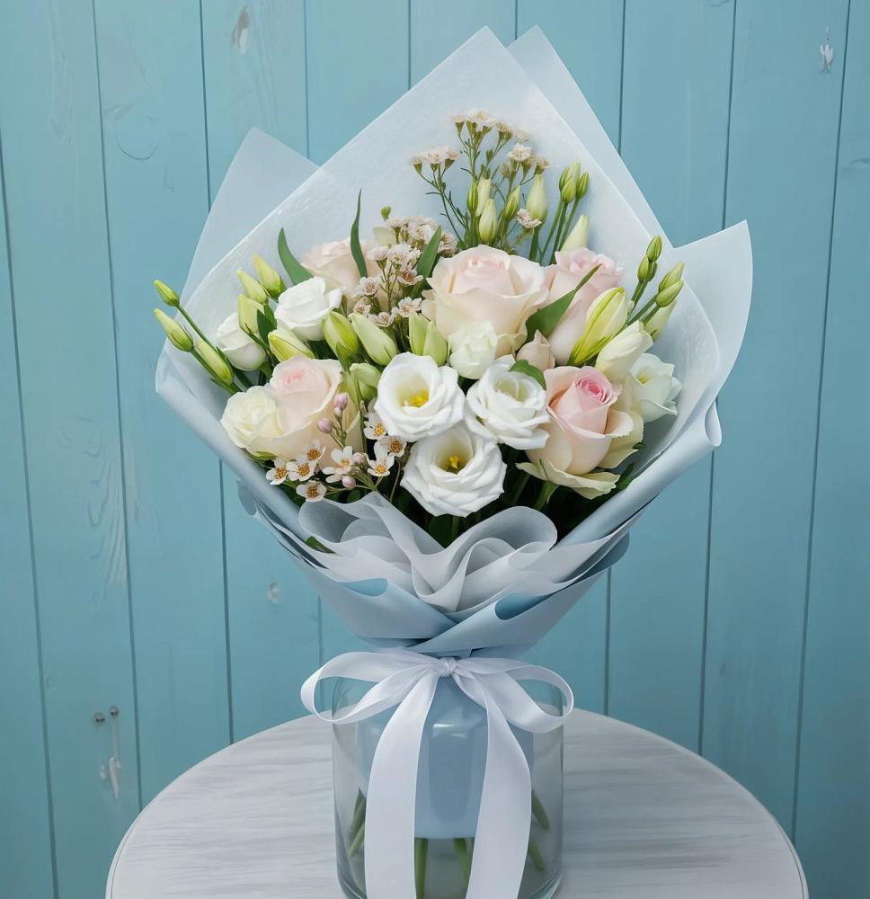 Букет цветов из: Розы и Лизиантусы в Николаевке Республики Мордовия