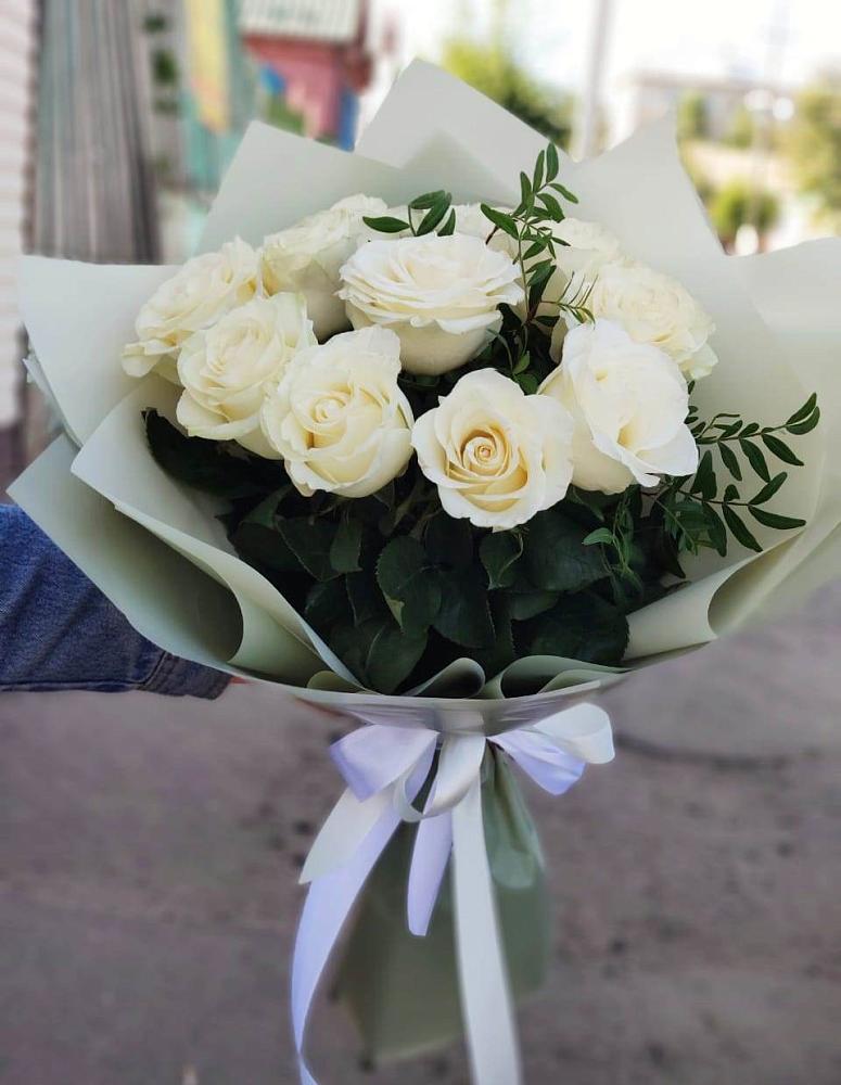 Букет Белые розы Проуд в Николаевке Республики Мордовия
