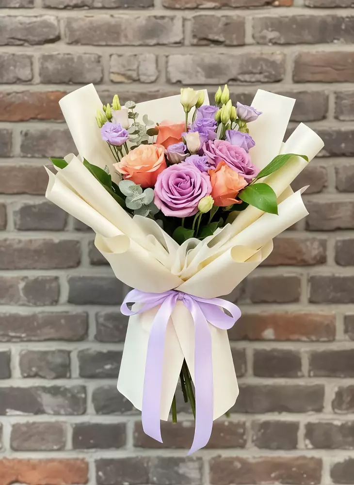 Букет цветов из: Лизиантусы и Розы в Николаевке Республики Мордовия