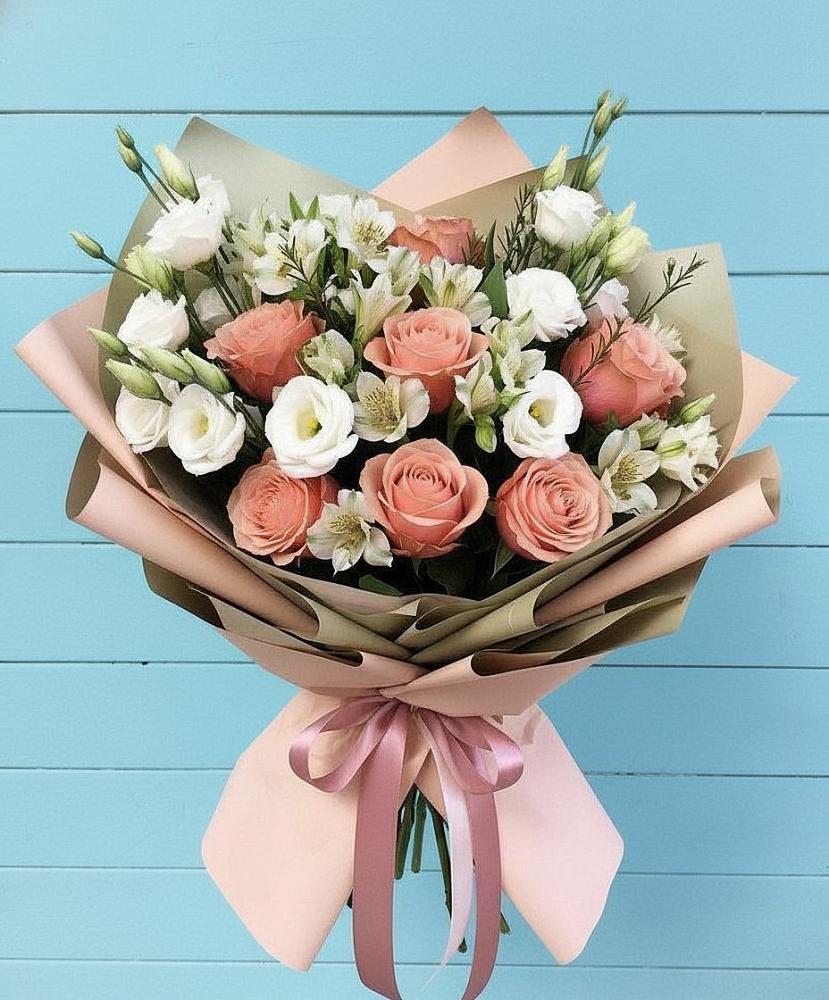 Букет цветов из: Розы, Альстромерии и Лизиантусы в Николаевке Республики Мордовия