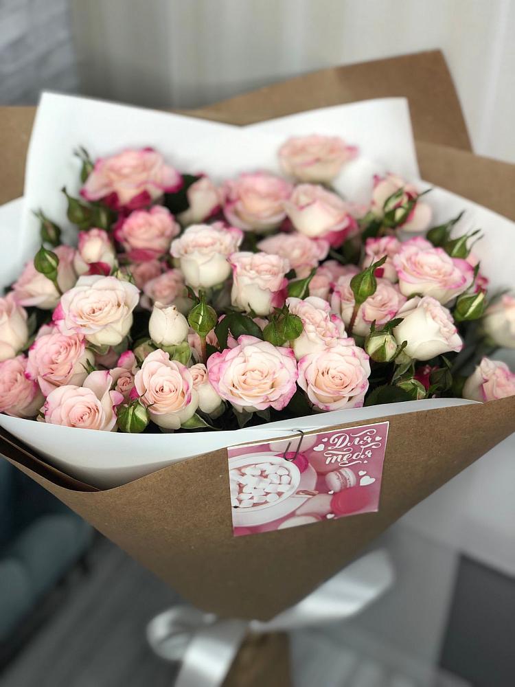 Букет цветов из: Розы в Николаевке Республики Мордовия