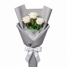 Букет 3 белые розы в Николаевке Республики Мордовия