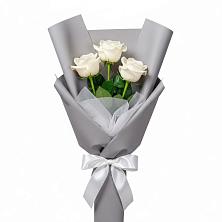 Букет 3 белые розы в Николаевке Республики Мордовия
