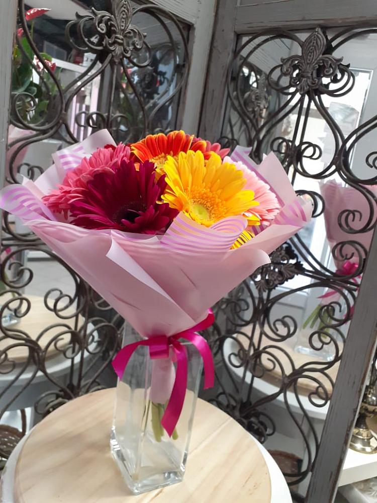 Букет цветов из: Герберы в Николаевке Республики Мордовия