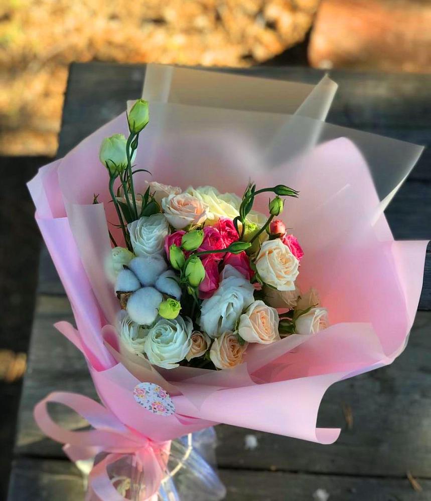 Букет цветов из: Розы и Лизиантусы в Николаевке Республики Мордовия