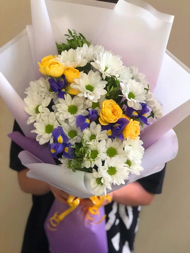 Букет цветов из: Ирисы, Хризантемы и Розы в Николаевке Республики Мордовия