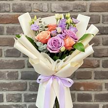 Букет цветов из:  Лизиантусы и Розы в Николаевке Республики Мордовия