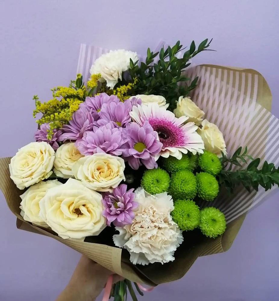 Букет цветов из: Хризантемы, Розы, Гвоздики и Герберы в Николаевке Республики Мордовия