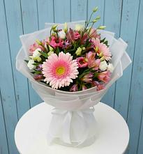 Букет цветов из:  Герберы, Альстромерии и Лизиантусы в Николаевке Республики Мордовия