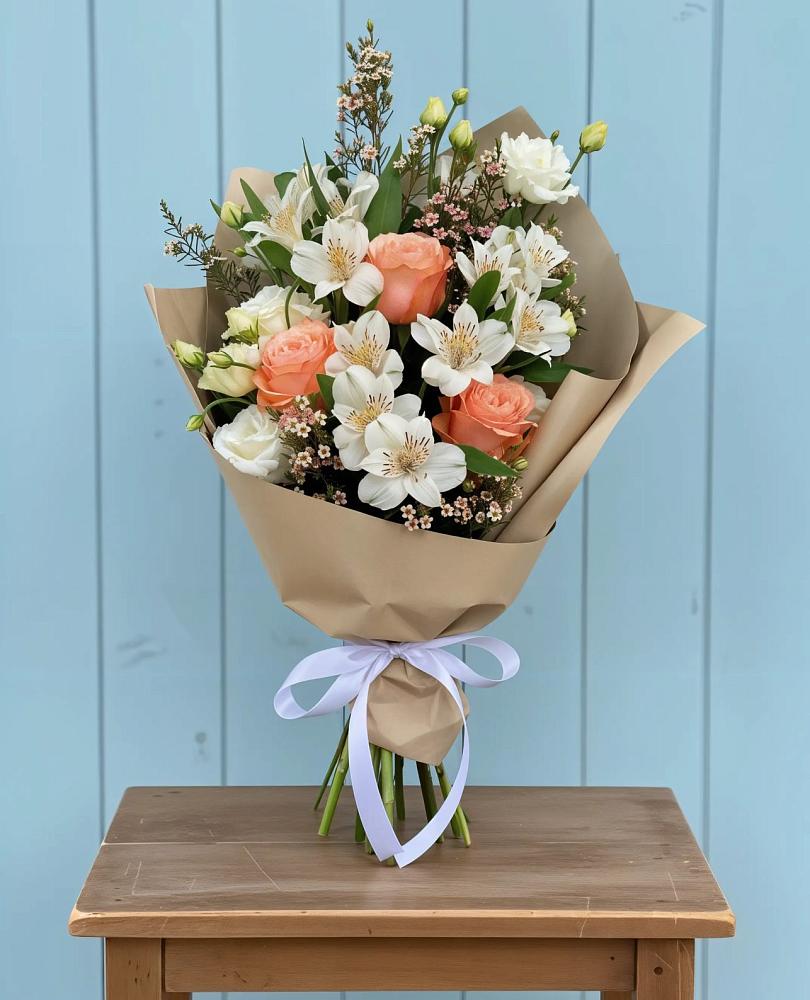 Букет цветов из: Альстромерии, Лизиантусы, Розы и Хризантемы в Николаевке Республики Мордовия